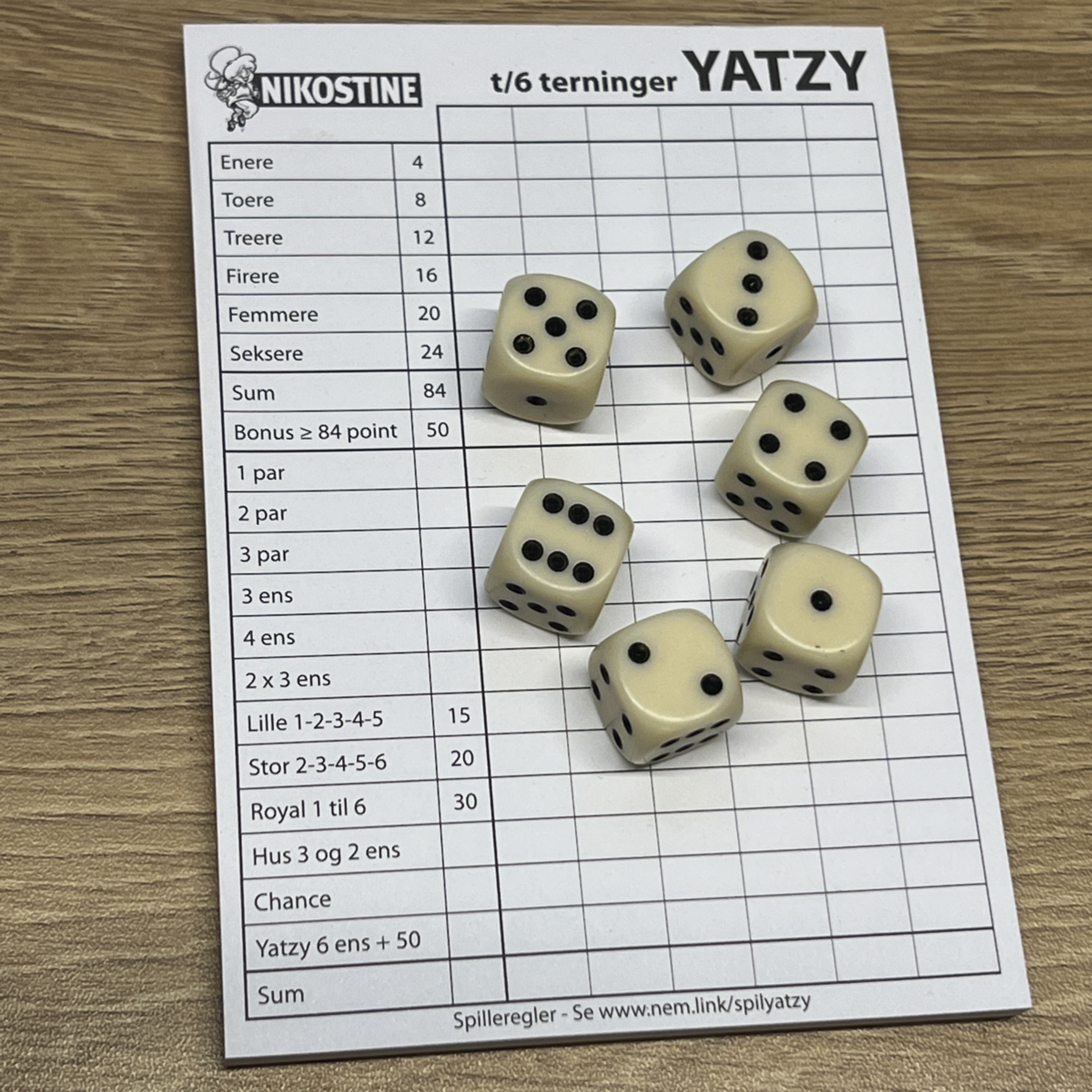 Yatzy blok med 6 terninger - Custom Laser Solutions